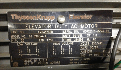 Placa de datos de un motor utilizado para un elevador de edificio comercial, según el DUTY es de 30 minutos.